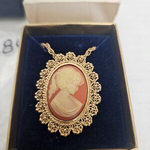 FULLER BRUSH COMPANY CAMEO PIN / PENDANT